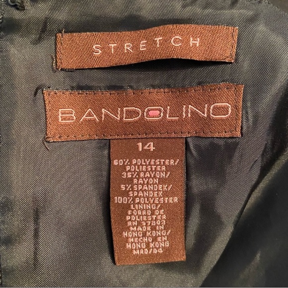 Black dress with pleated hem - Picture 6 of 7